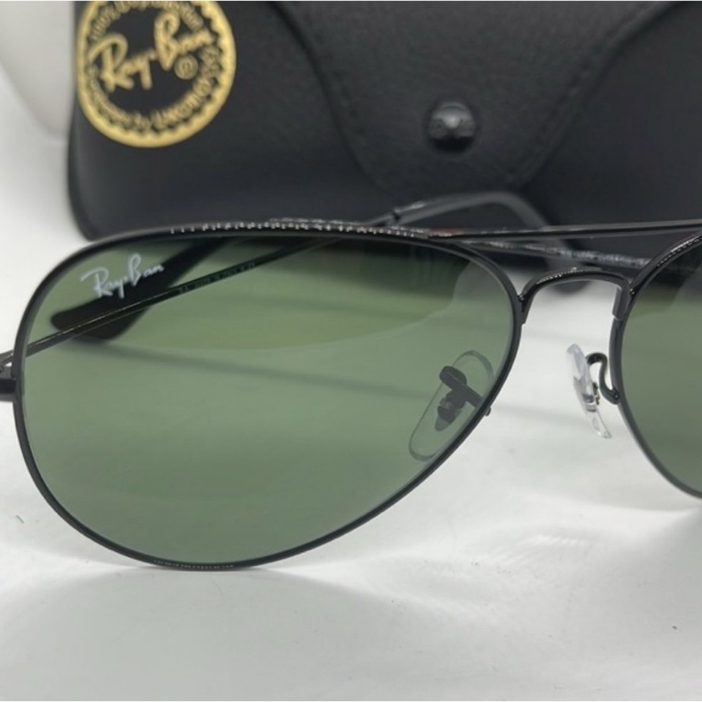 Rayban Aviator
Unisex sunglass RB3025 Black 58-14-135
